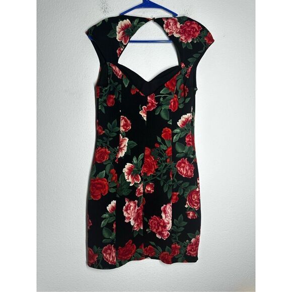 Guess Bohemian Red Black Green Roses Pattern Dress Size 10 Zip EUC - Picture 3 of 14